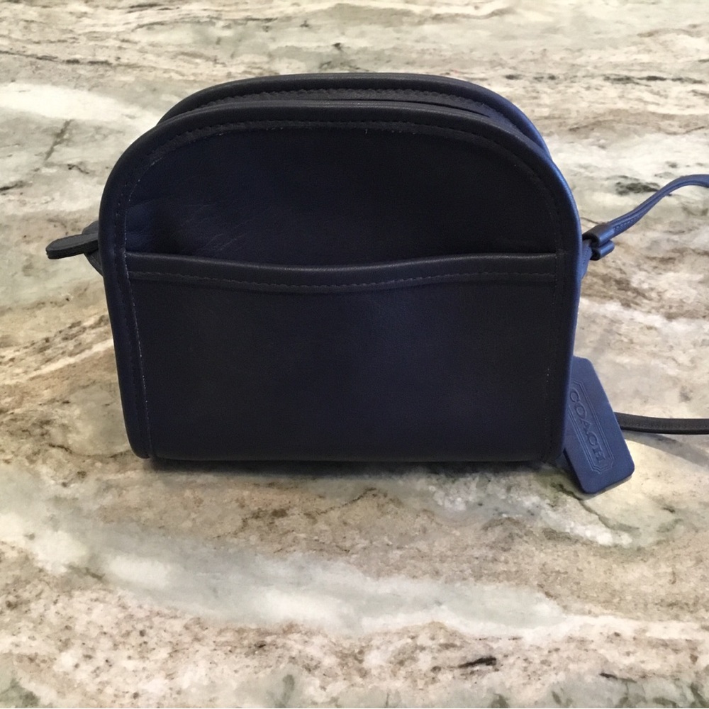 Coach vintage Abbie bag in navy in like new condition